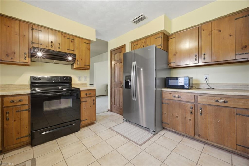 Photo 16 of 41 residential for sale in Virginia Beach virginia