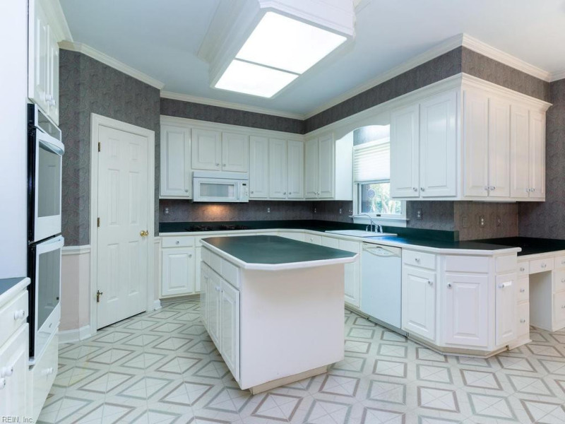 Photo 12 of 40 residential for sale in Virginia Beach virginia