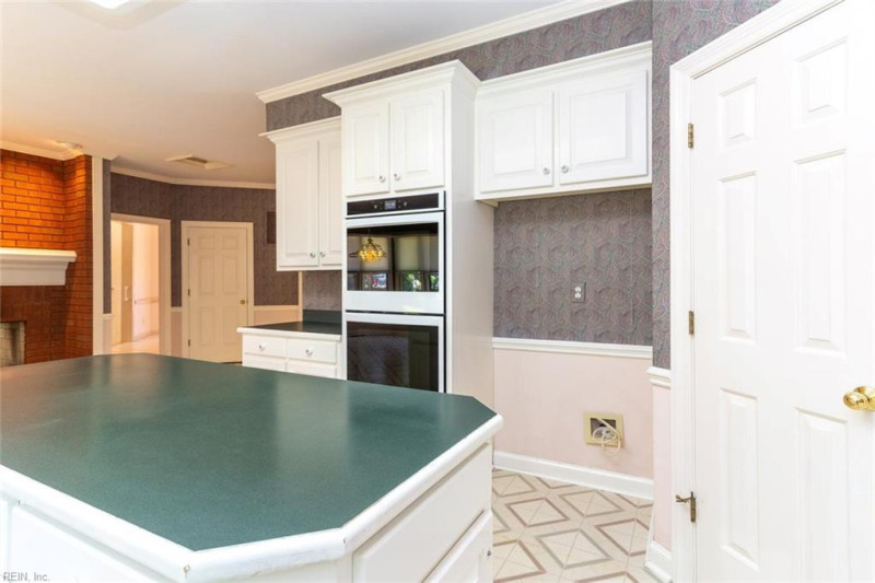 Photo 14 of 40 residential for sale in Virginia Beach virginia