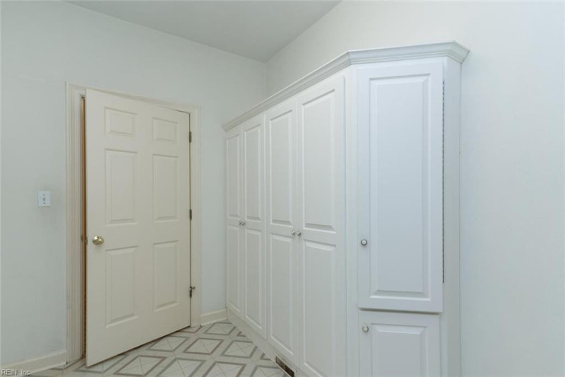 Photo 18 of 40 residential for sale in Virginia Beach virginia
