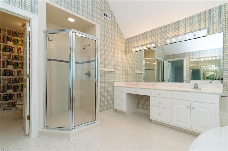 Photo 25 of 40 residential for sale in Virginia Beach virginia