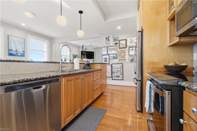 Photo 19 of 49 residential for sale in Norfolk virginia