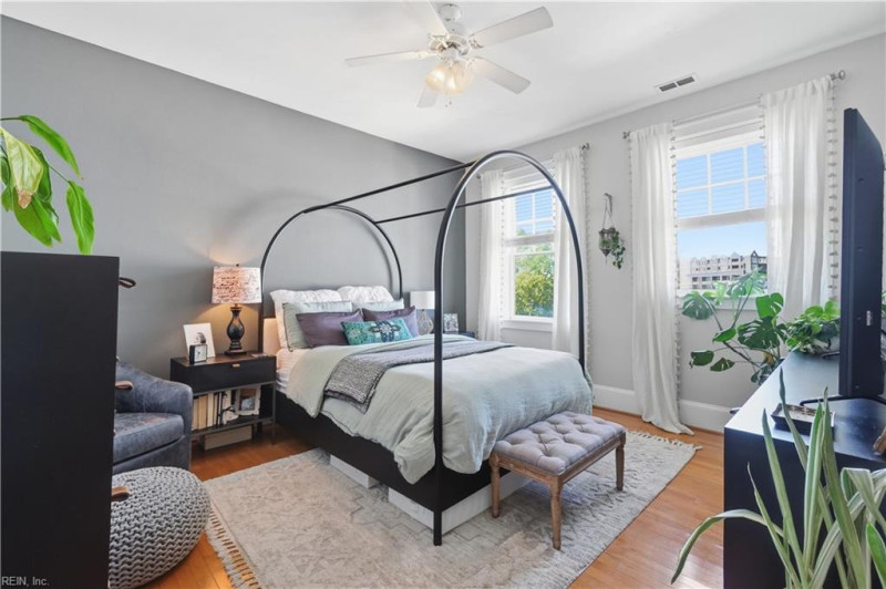 Photo 22 of 49 residential for sale in Norfolk virginia