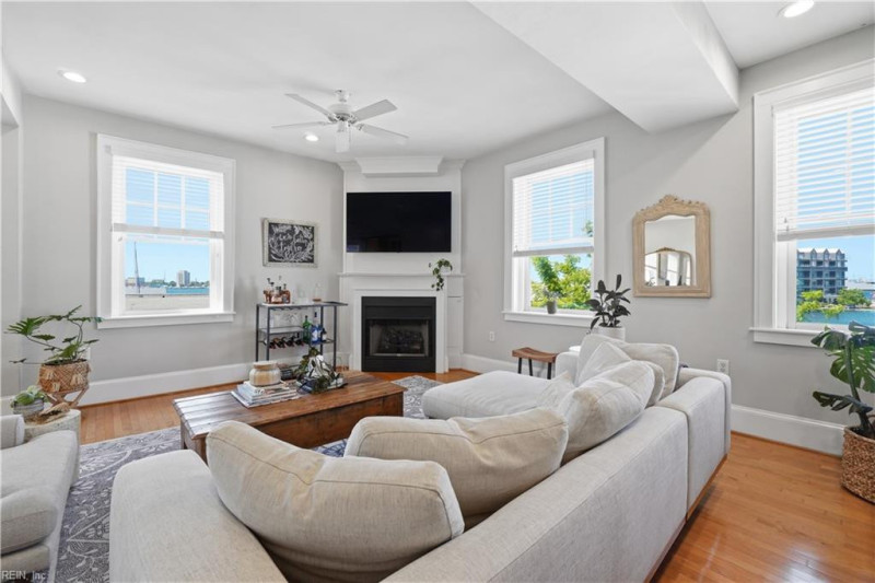 Photo 6 of 49 residential for sale in Norfolk virginia