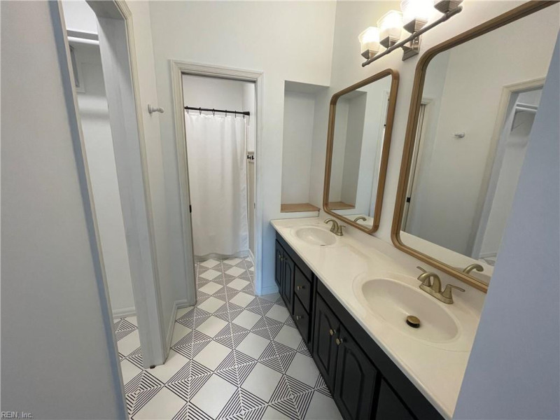 Photo 8 of 18 residential for sale in Chesapeake virginia Photo 8 of 18 residential for sale in Chesapeake virginia
