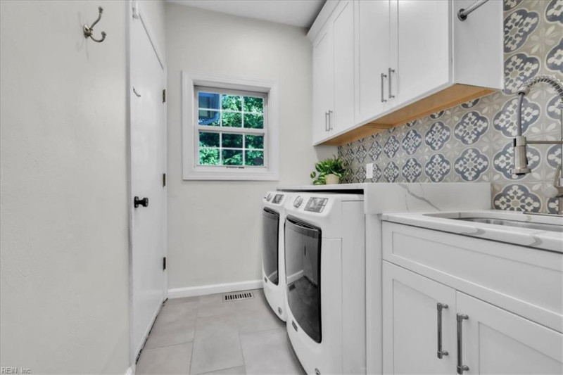Photo 18 of 44 residential for sale in Virginia Beach virginia