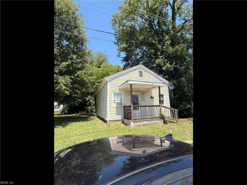 Photo 1 of 10 residential for sale in Portsmouth virginia