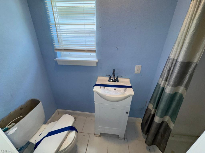 Photo 12 of 13 residential for sale in Portsmouth virginia