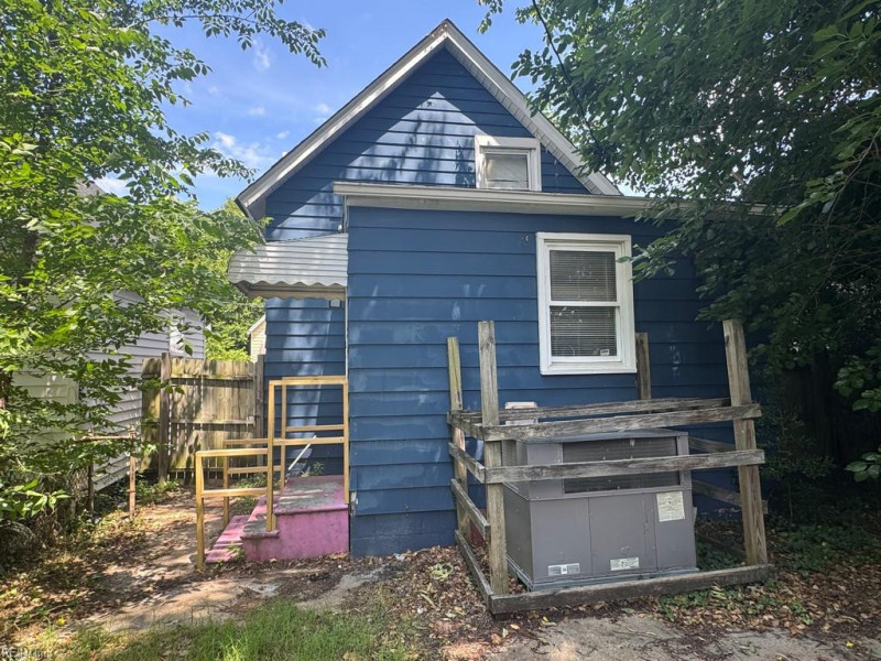 Photo 2 of 13 residential for sale in Portsmouth virginia