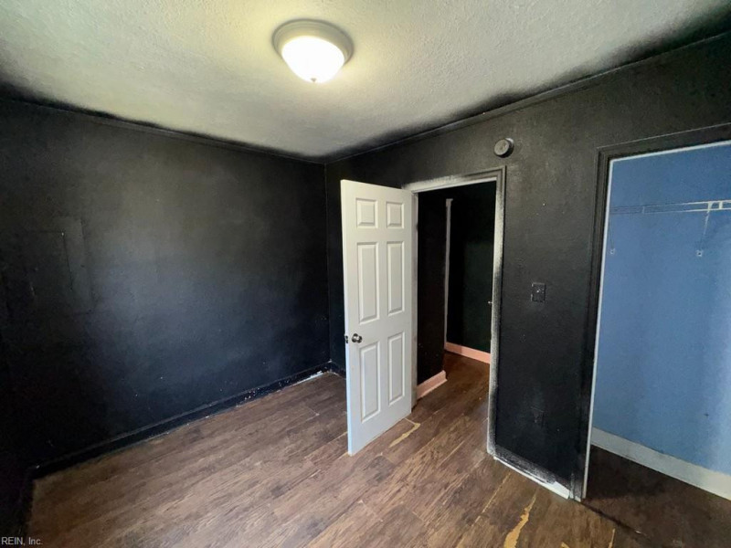 Photo 7 of 13 residential for sale in Portsmouth virginia