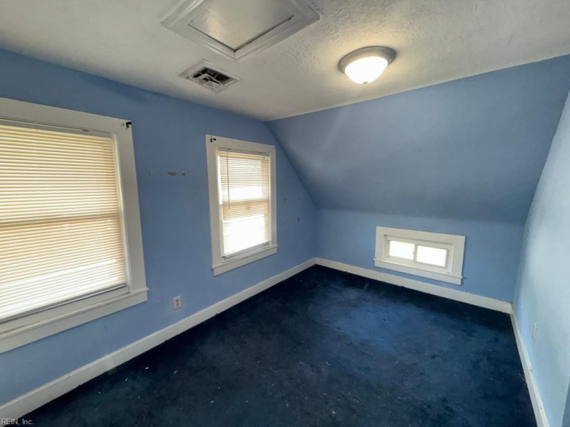 Photo 8 of 13 residential for sale in Portsmouth virginia