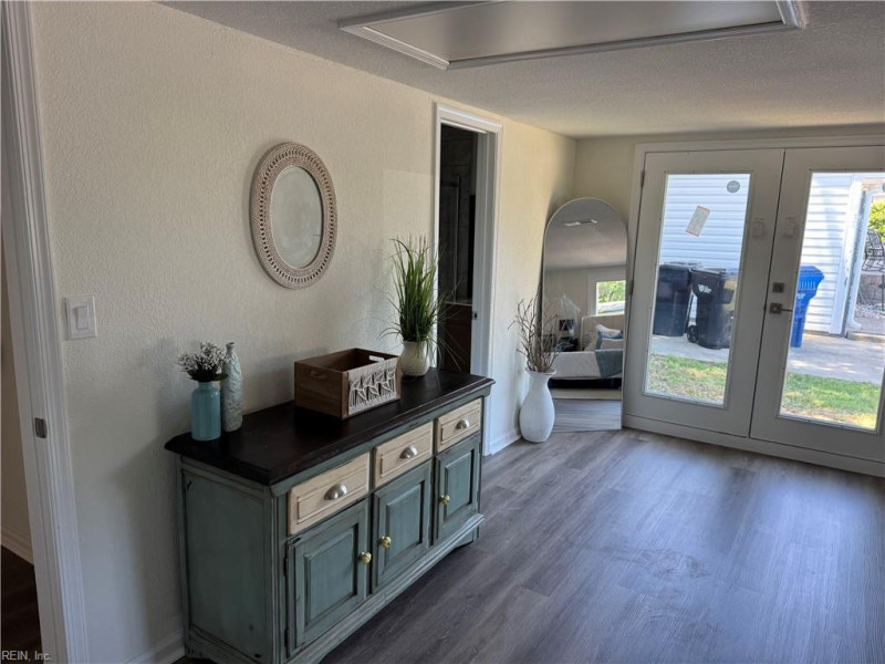 Photo 10 of 29 residential for sale in Virginia Beach virginia