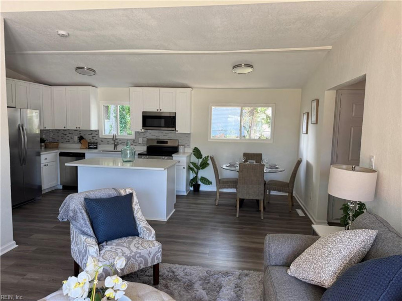 Photo 4 of 29 residential for sale in Virginia Beach virginia
