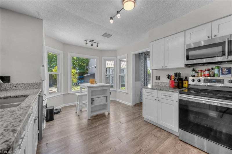 Photo 6 of 39 residential for sale in Virginia Beach virginia