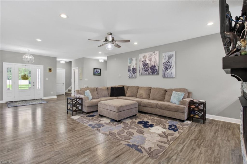Photo 18 of 43 residential for sale in Suffolk virginia