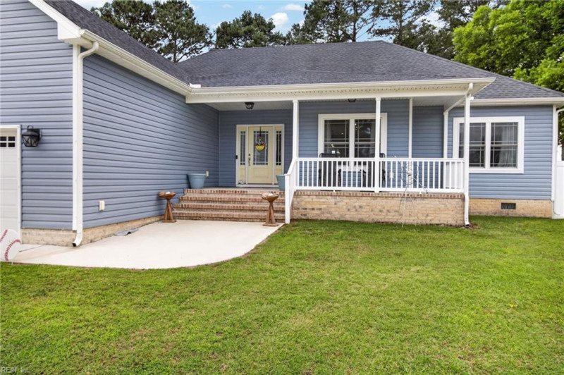 Photo 4 of 43 residential for sale in Suffolk virginia