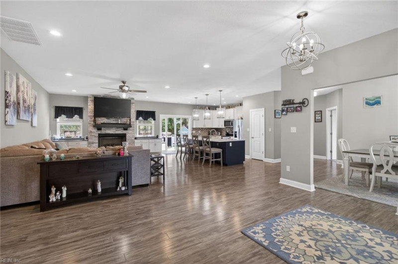 Photo 7 of 43 residential for sale in Suffolk virginia