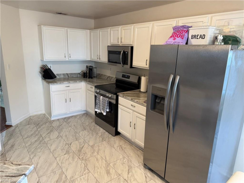 Photo 12 of 37 residential for sale in Newport News virginia