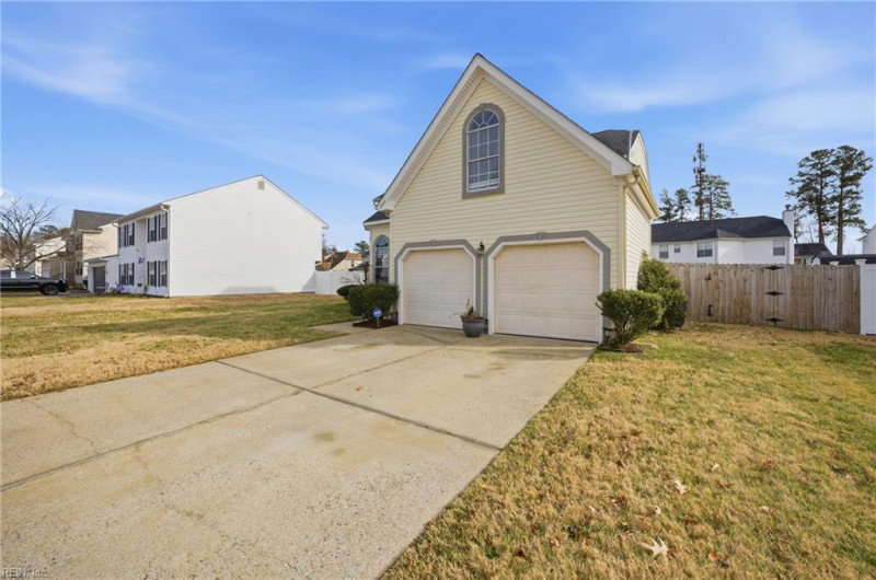 Photo 3 of 37 residential for sale in Newport News virginia