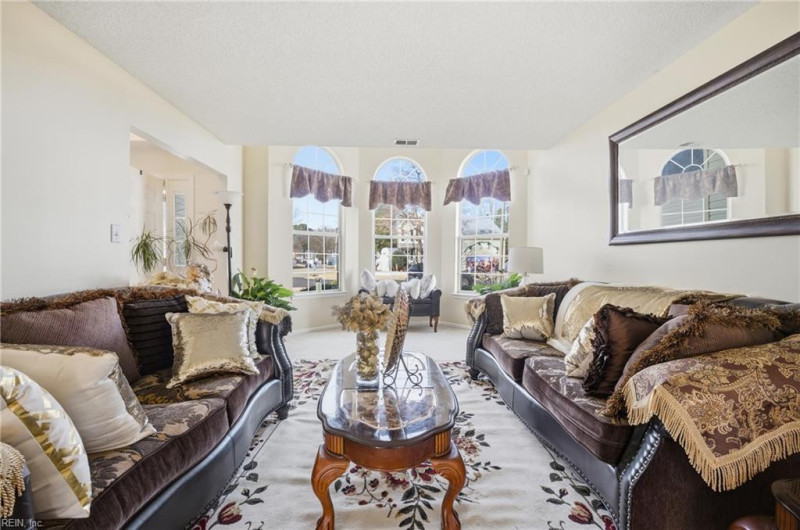 Photo 8 of 37 residential for sale in Newport News virginia