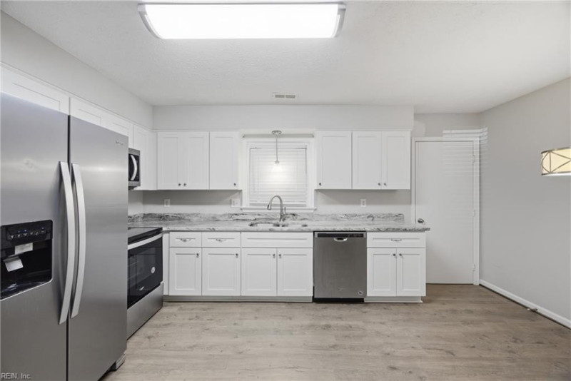 Photo 6 of 21 residential for sale in Newport News virginia