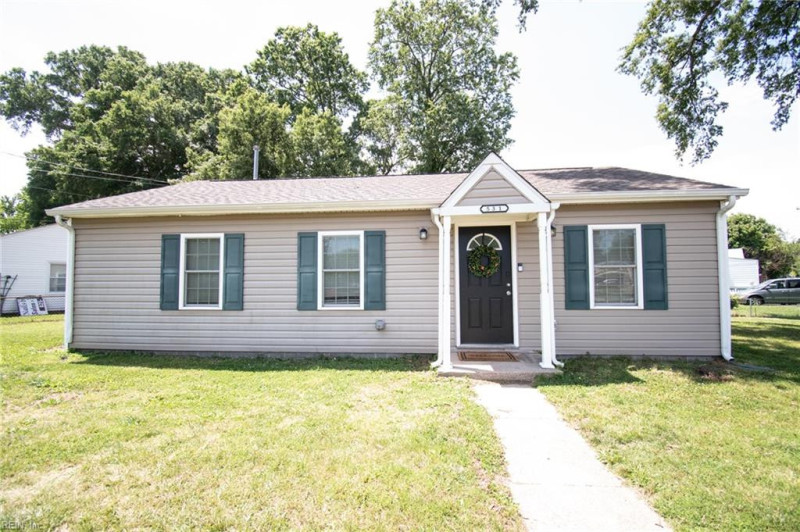 Photo 1 of 32 residential for sale in Hampton virginia