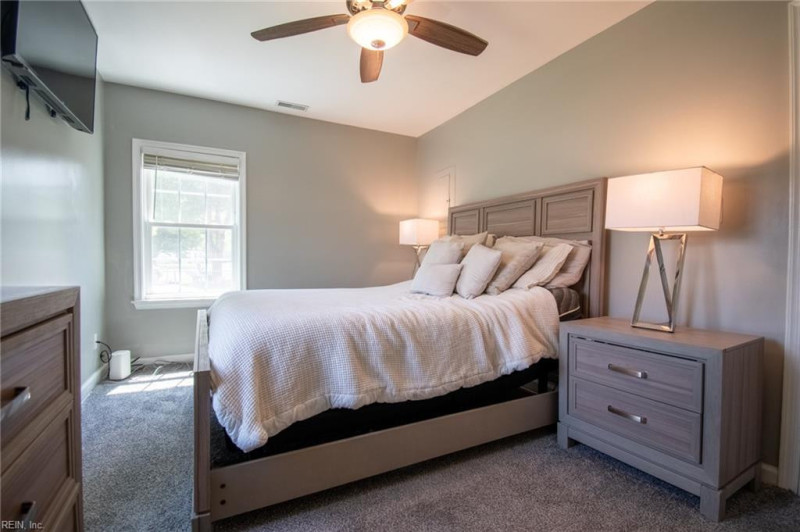 Photo 15 of 32 residential for sale in Hampton virginia