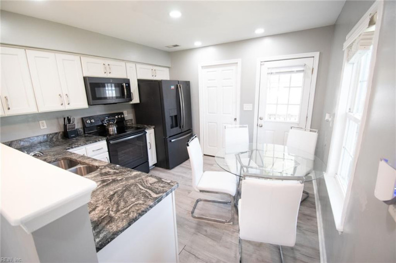 Photo 2 of 32 residential for sale in Hampton virginia