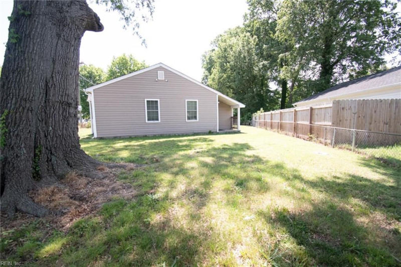 Photo 29 of 32 residential for sale in Hampton virginia