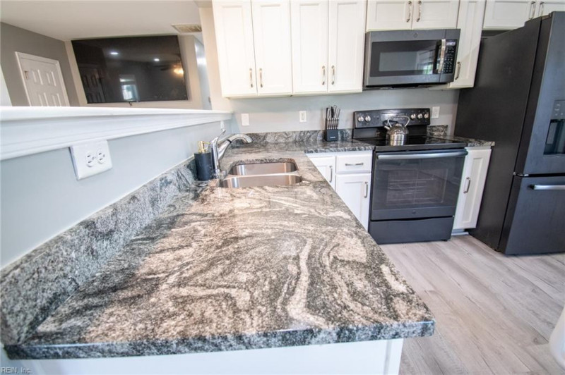 Photo 3 of 32 residential for sale in Hampton virginia