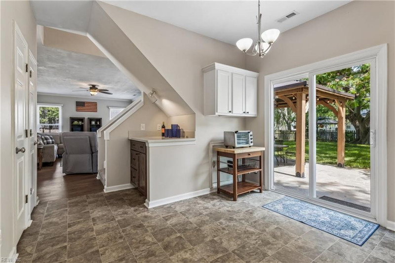 Photo 10 of 33 residential for sale in Suffolk virginia