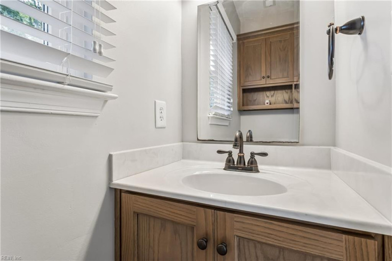 Photo 11 of 33 residential for sale in Suffolk virginia