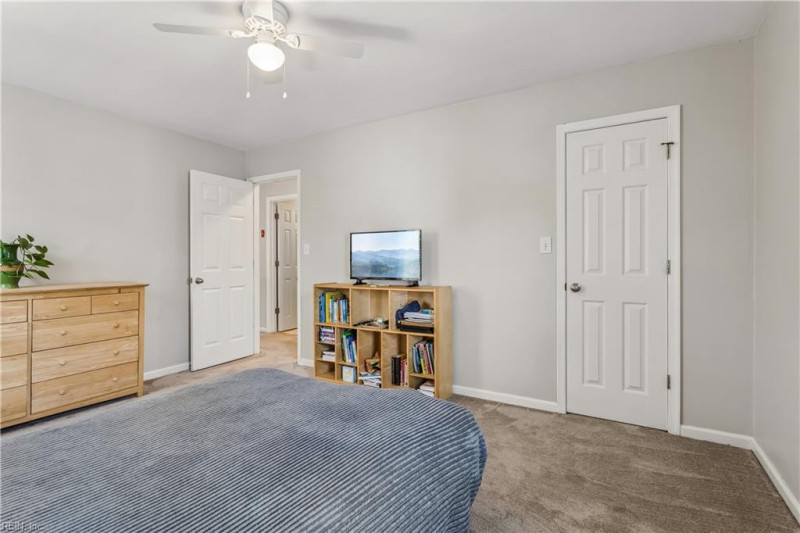 Photo 13 of 33 residential for sale in Suffolk virginia