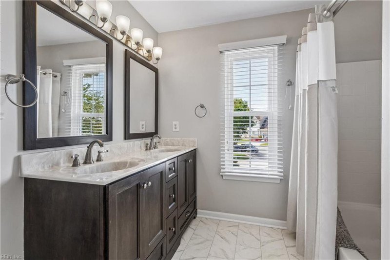 Photo 18 of 33 residential for sale in Suffolk virginia