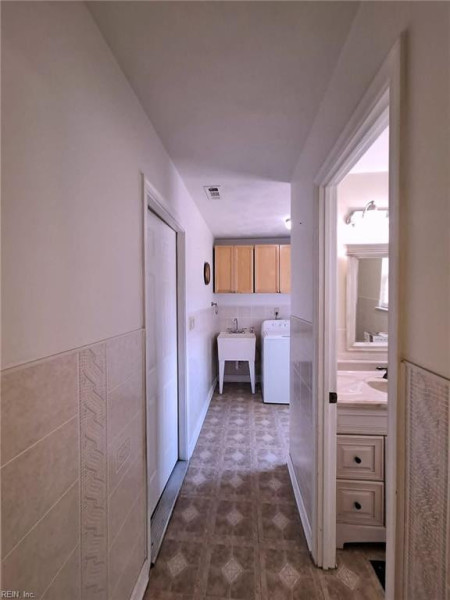 Photo 11 of 30 residential for sale in Virginia Beach virginia