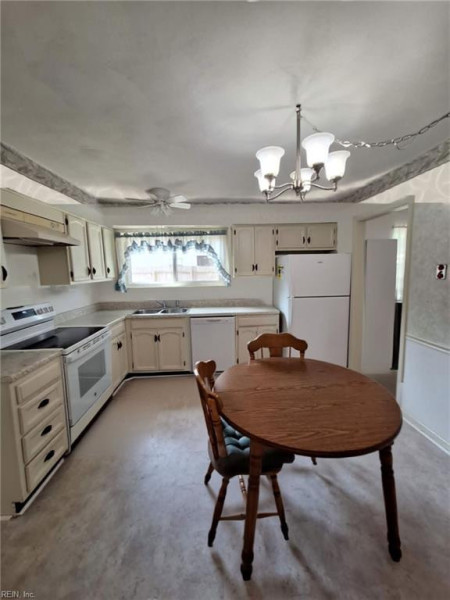 Photo 7 of 30 residential for sale in Virginia Beach virginia