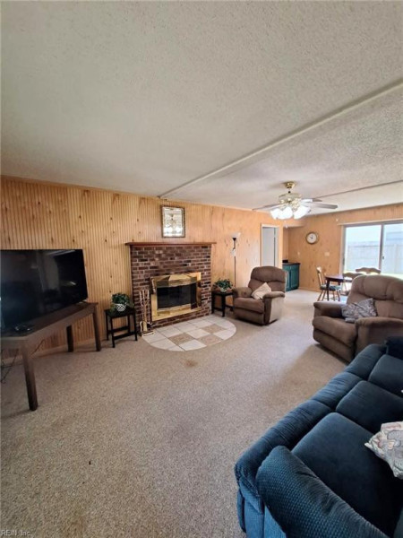 Photo 9 of 30 residential for sale in Virginia Beach virginia