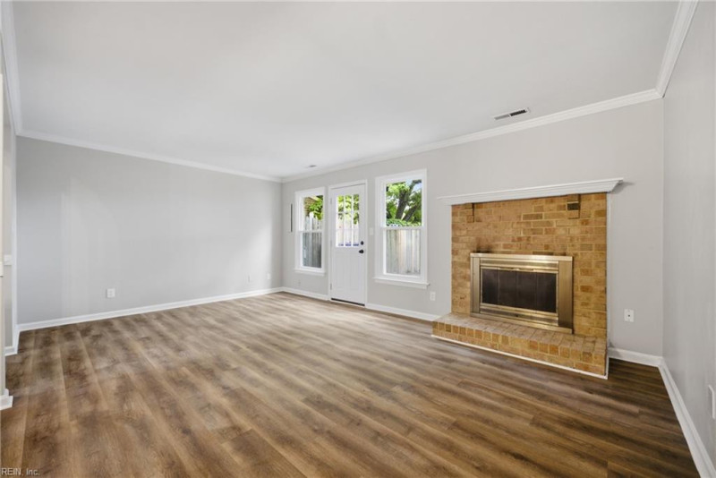 Photo 10 of 41 residential for sale in Virginia Beach virginia