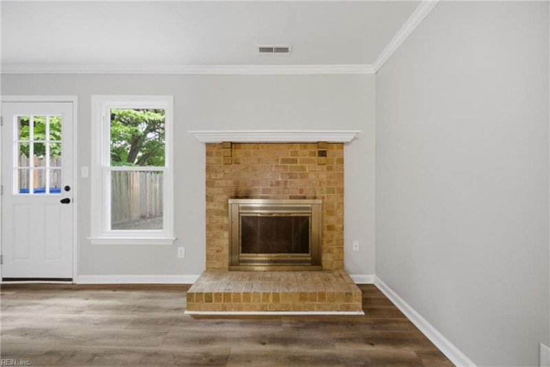 Photo 11 of 41 residential for sale in Virginia Beach virginia