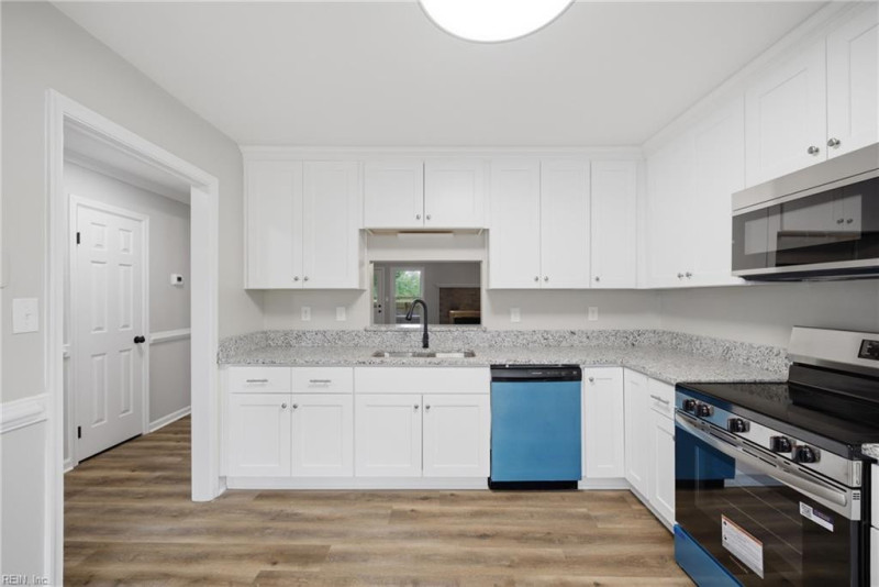 Photo 16 of 41 residential for sale in Virginia Beach virginia