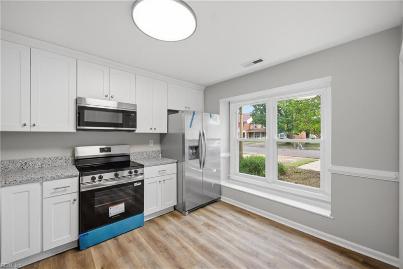 Photo 17 of 41 residential for sale in Virginia Beach virginia