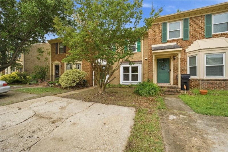 Photo 4 of 41 residential for sale in Virginia Beach virginia
