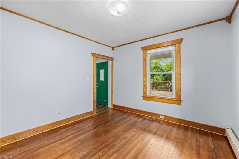 Photo 12 of 48 residential for sale in Norfolk virginia