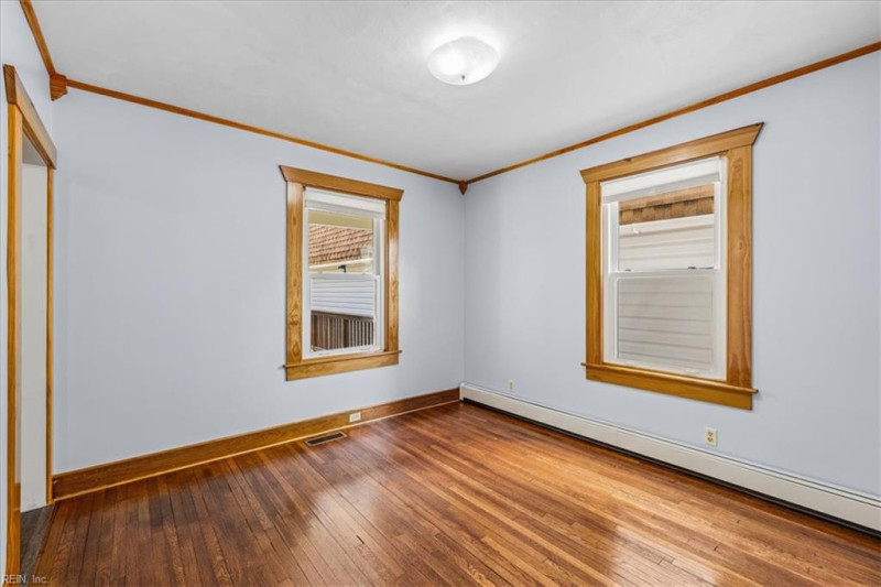 Photo 13 of 48 residential for sale in Norfolk virginia