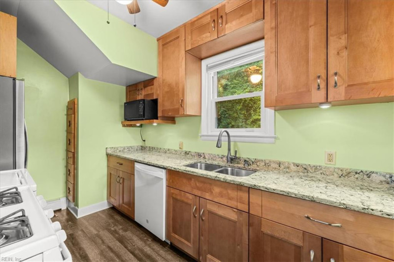 Photo 19 of 48 residential for sale in Norfolk virginia