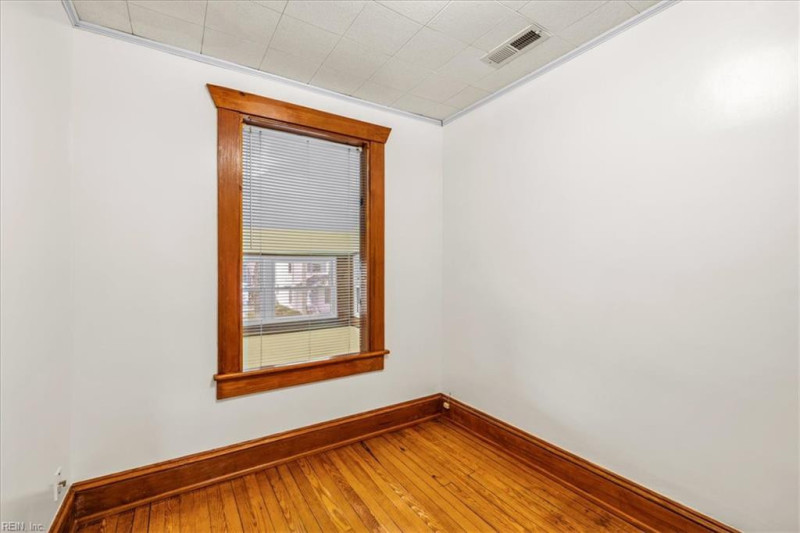 Photo 25 of 48 residential for sale in Norfolk virginia