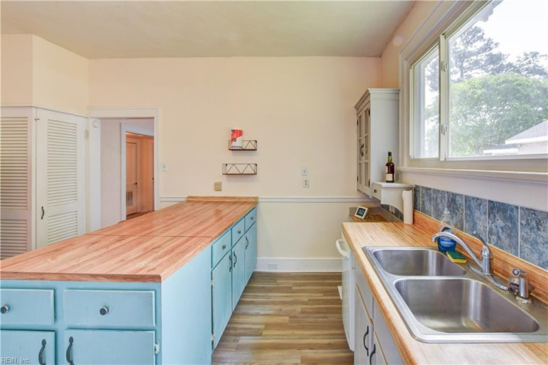 Photo 15 of 30 residential for sale in Hampton virginia