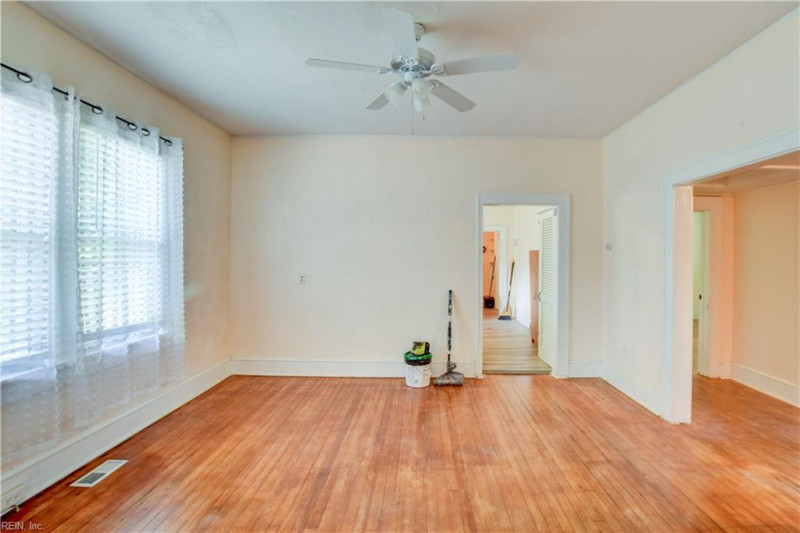 Photo 4 of 30 residential for sale in Hampton virginia