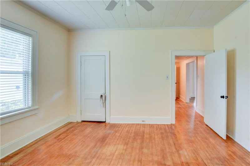 Photo 6 of 30 residential for sale in Hampton virginia