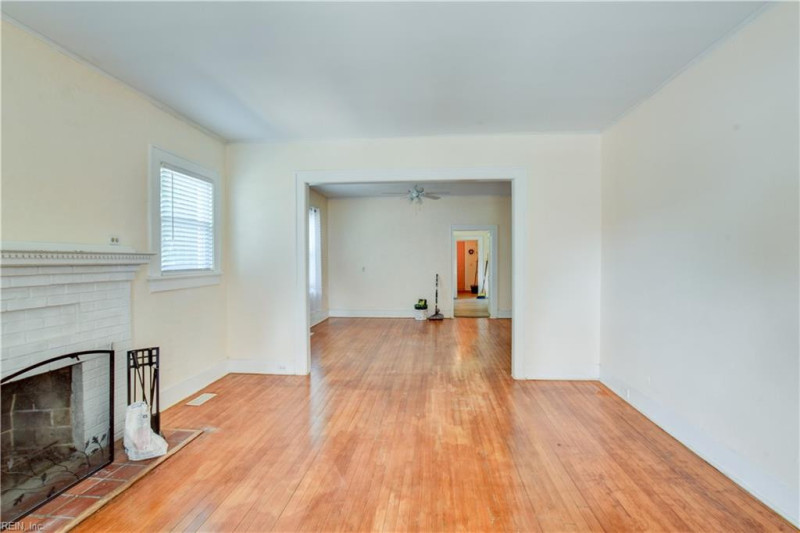 Photo 7 of 30 residential for sale in Hampton virginia